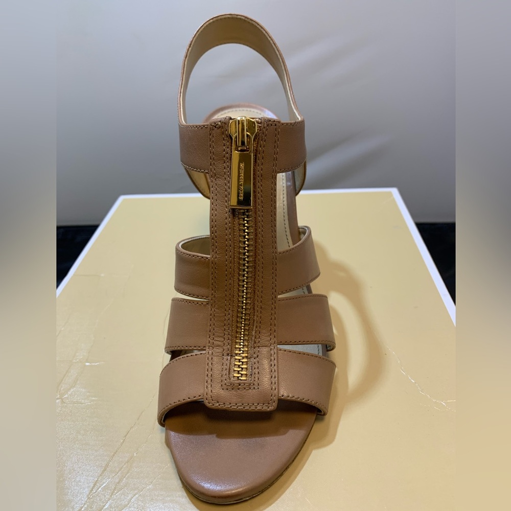 Michael Kors Damita T-Strap Strappy Chunky Heel Sandal Zip Cashew Brown size 7